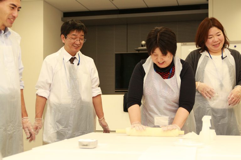 堺市・平井子ども会様 出張手打ちうどん作り体験 2016年6月5日 20161205-11.jpg – イリコスキー製麺所