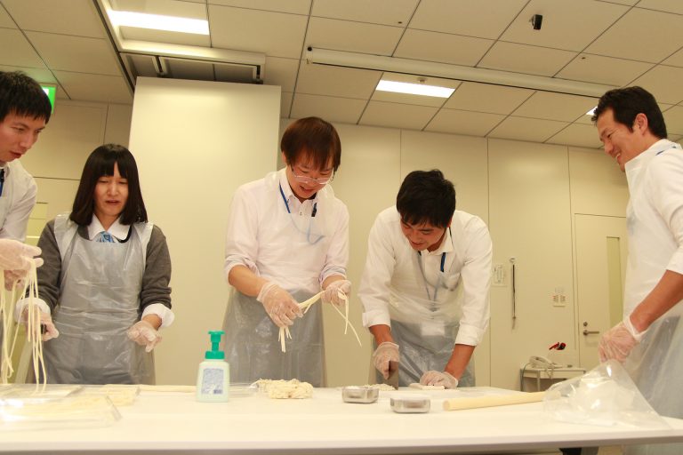 堺市・平井子ども会様 出張手打ちうどん作り体験 2016年6月5日 20161205-20.jpg – イリコスキー製麺所
