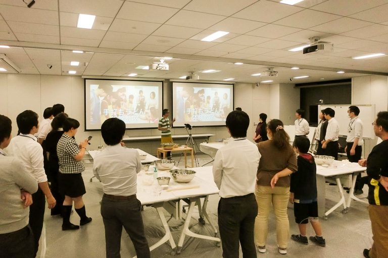 堺市・平井子ども会様 出張手打ちうどん作り体験 2016年6月5日 20161205-30.jpg – イリコスキー製麺所