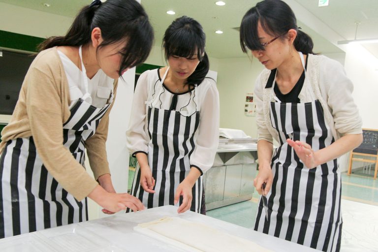 堺市・平井子ども会様 出張手打ちうどん作り体験 2016年6月5日 20170606-6.jpg – イリコスキー製麺所