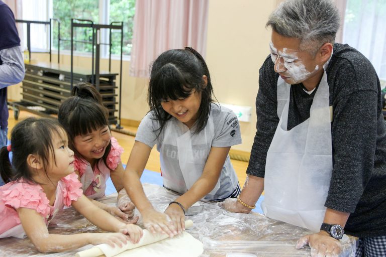 堺市・平井子ども会様 出張手打ちうどん作り体験 2016年6月5日 20170625-16.jpg – イリコスキー製麺所
