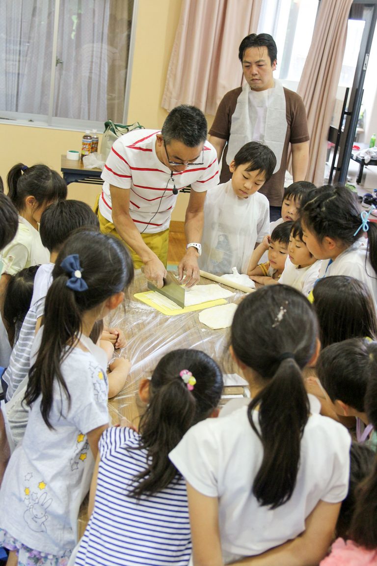 堺市・平井子ども会様 出張手打ちうどん作り体験 2016年6月5日 20170625-18.jpg – イリコスキー製麺所