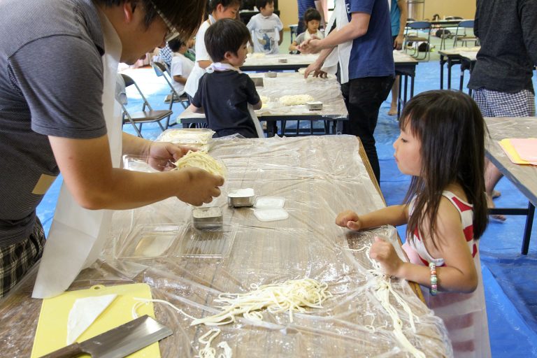 堺市・平井子ども会様 出張手打ちうどん作り体験 2016年6月5日 20170625-26.jpg – イリコスキー製麺所