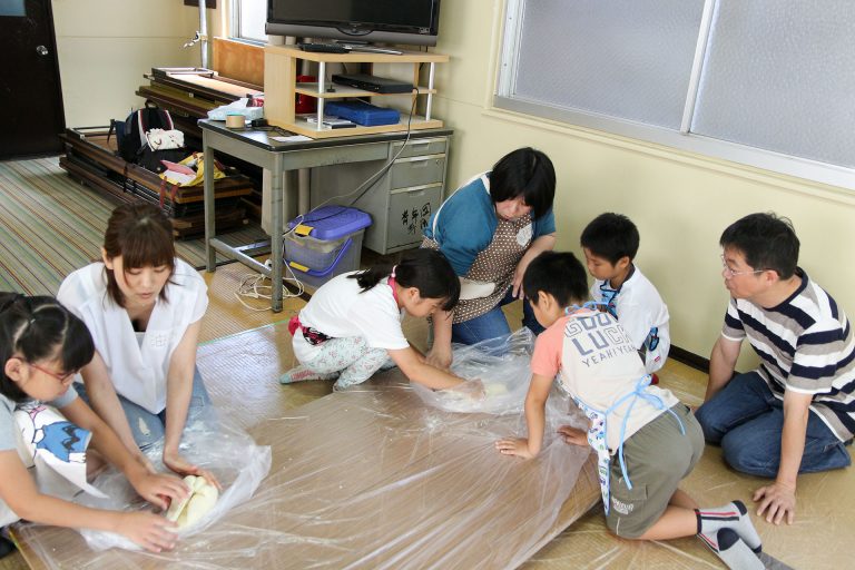 堺市・平井子ども会様 出張手打ちうどん作り体験 2016年6月5日 20170701-5.jpg – イリコスキー製麺所