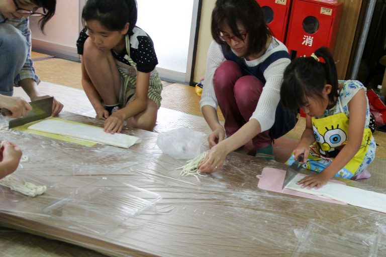 堺市・平井子ども会様 出張手打ちうどん作り体験 2016年6月5日 20170701-9-1.jpg – イリコスキー製麺所