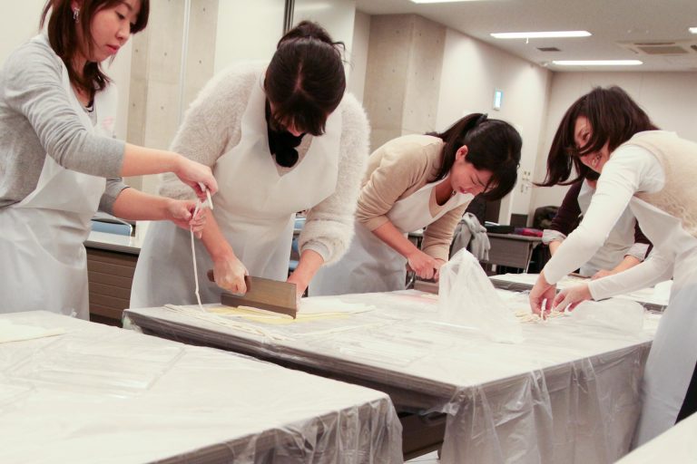 堺市・平井子ども会様 出張手打ちうどん作り体験 2016年6月5日 201711201-13.jpg – イリコスキー製麺所