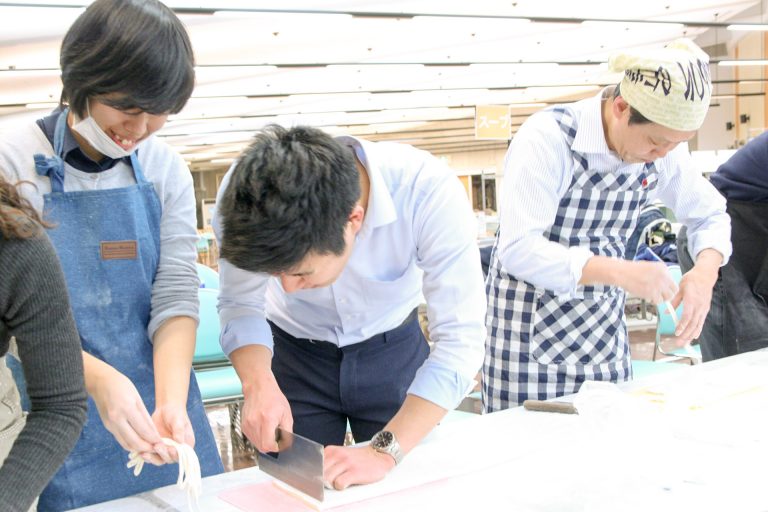 株式会社クボタ 本社阪神事務所さま@兵庫県尼崎市 出張手打ちうどん作り体験 2017年12月14日 20171214-11.jpg – イリコスキー製麺所