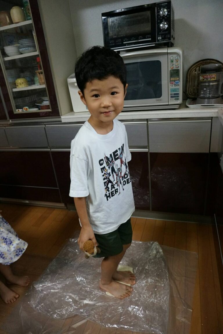大阪市立豊里小学校PTA様＠大阪市東淀川区 出張手打ちうどん作り体験 2022年7月7日 151249.jpg – イリコスキー製麺所