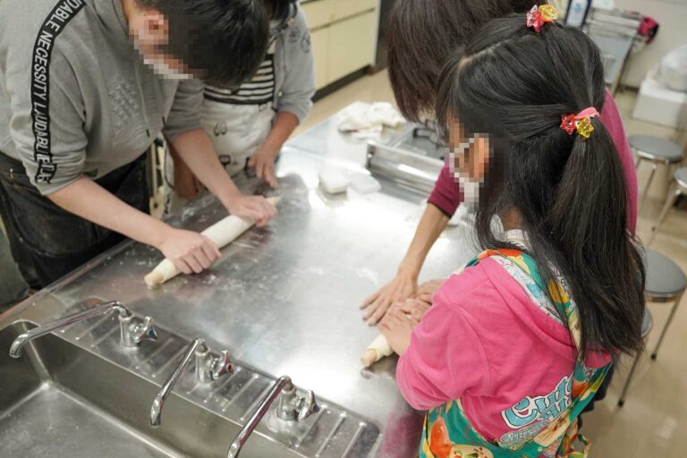 大阪市立豊里小学校PTA様＠大阪市東淀川区 出張手打ちうどん作り体験 2022年7月7日 20221120-111301-a7c-00.jpg – イリコスキー製麺所
