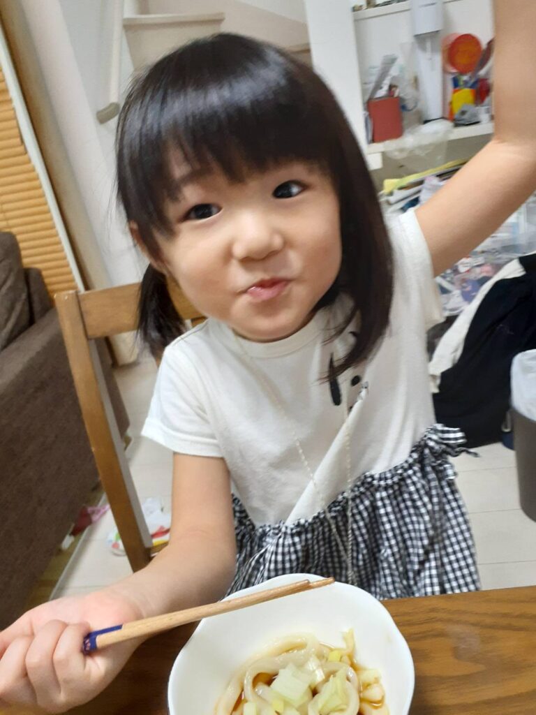 大阪市立豊里小学校PTA様＠大阪市東淀川区 出張手打ちうどん作り体験 2022年7月7日 93933.jpg – イリコスキー製麺所