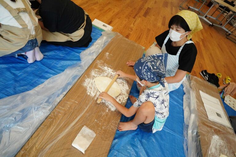 大阪市立豊里小学校PTA様＠大阪市東淀川区 出張手打ちうどん作り体験 2022年7月7日 A7C07458.jpg – イリコスキー製麺所