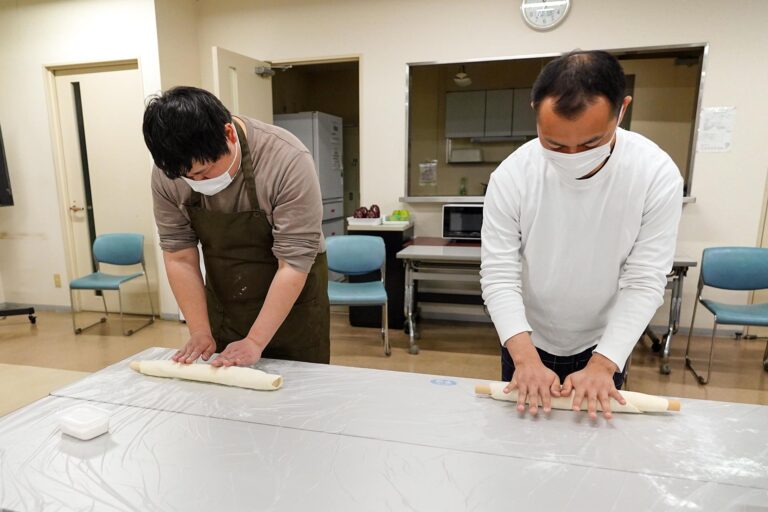 大阪市立豊里小学校PTA様＠大阪市東淀川区 出張手打ちうどん作り体験 2022年7月7日 A7C09560.jpg – イリコスキー製麺所