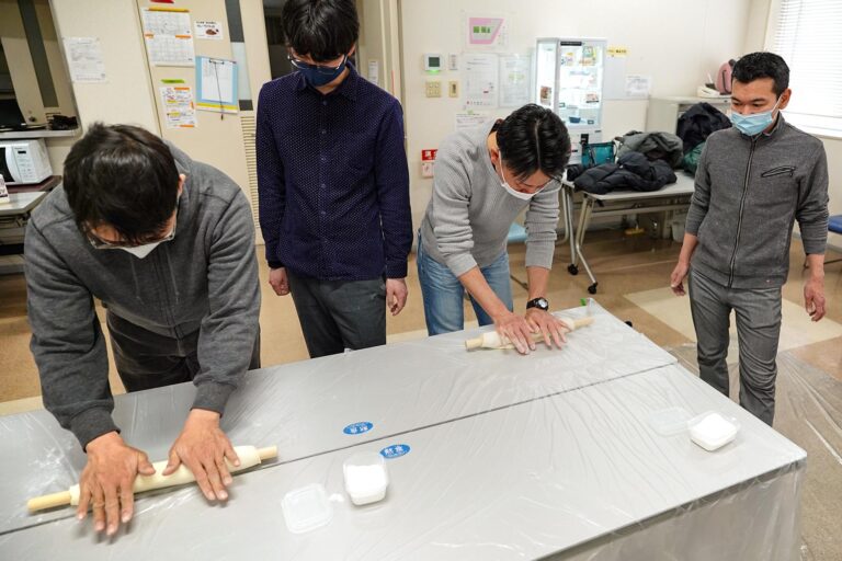 大阪市立豊里小学校PTA様＠大阪市東淀川区 出張手打ちうどん作り体験 2022年7月7日 A7C09561.jpg – イリコスキー製麺所