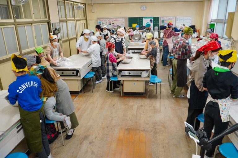 大阪市立豊里小学校PTA様＠大阪市東淀川区 出張手打ちうどん作り体験 2022年7月7日 0.jpg – イリコスキー製麺所
