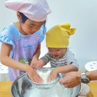 連休の合間もお越しいただいて 手打ちうどん作り体験教室 2025年5月 IMG_0258-2.jpg – イリコスキー製麺所